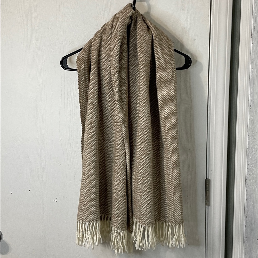 Nido Notte Italia Tan Herringbone Woven Cotton Oversized Scarf Throw Blanket - Picture 5 of 5